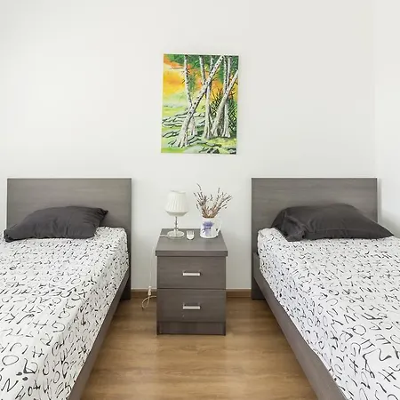 Best Location 2 Bedroom At Ermou Square Apartment Larnaca